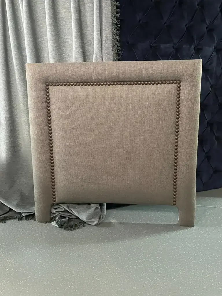 CABECERO TACHUELA PEQUEÑO